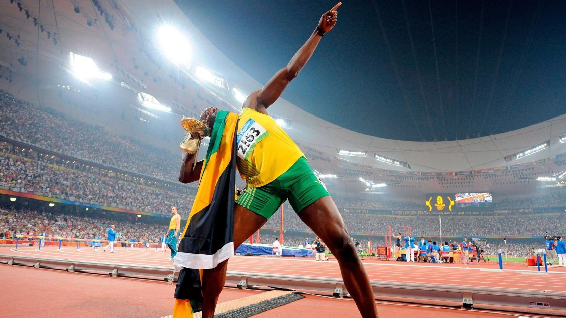 爱游戏中国官方登录入口网站-德甲战役火爆：攻守不断变幻，高潮迭起，德甲联赛战报